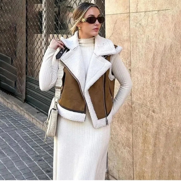Zara Jackets & Blazers - ZARA DOUBLE FACED FAUX FUR CROPPED VEST XS